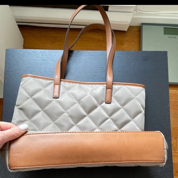 Tommy Hilfiger Quilted Nylon Tote - Picture 4 of 9